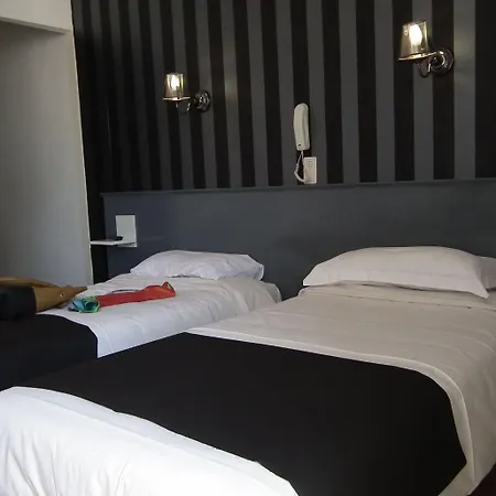 Des Pays Bas Szálloda 3*