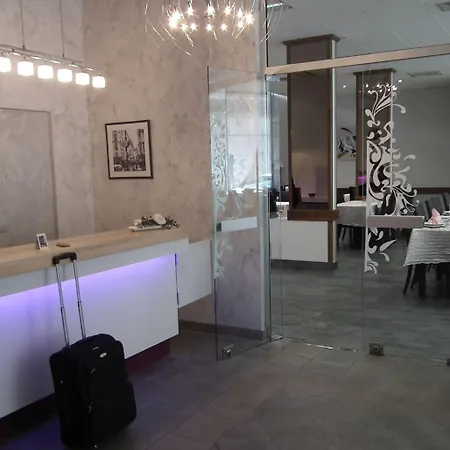 帕耶巴斯酒店 卢德